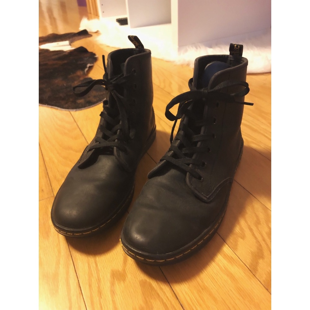 Shoreditch Greasy Leather Doc Martens